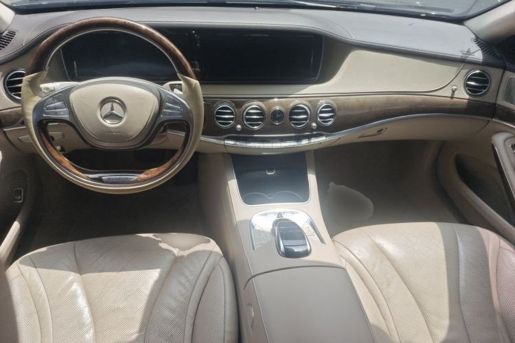 Used Mercedes-Benz S-Class 2016 S 320 L Luxury Model Center Console