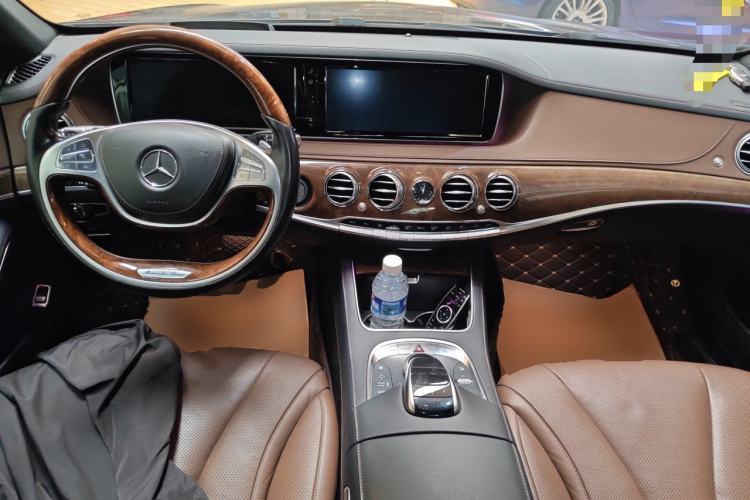 Used Mercedes-Benz S-Class 2016 S 320 L Luxury Model Center Console
