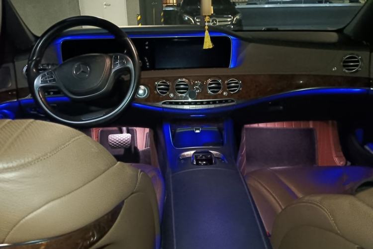 Used Mercedes-Benz S-Class 2016 S 400 L Center Console