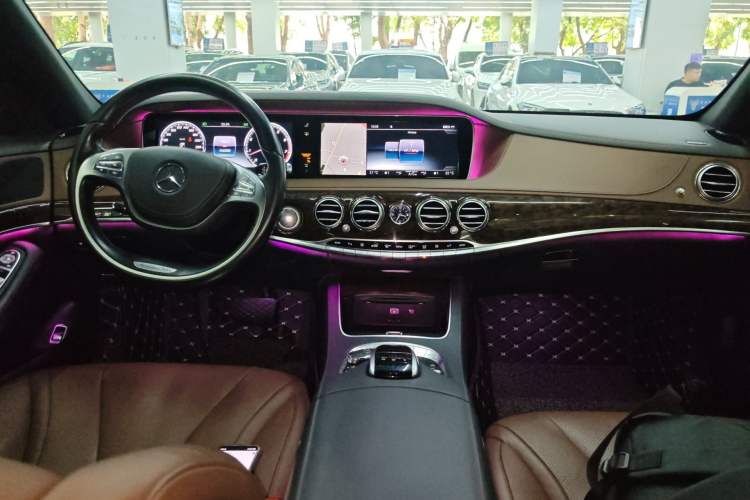 Used Mercedes-Benz S-Class 2016 S 320 L Business Model Center Console
