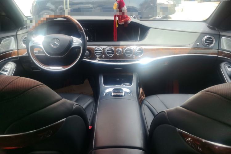 Used Mercedes-Benz S-Class 2016 S 320 L Luxury Model Center Console