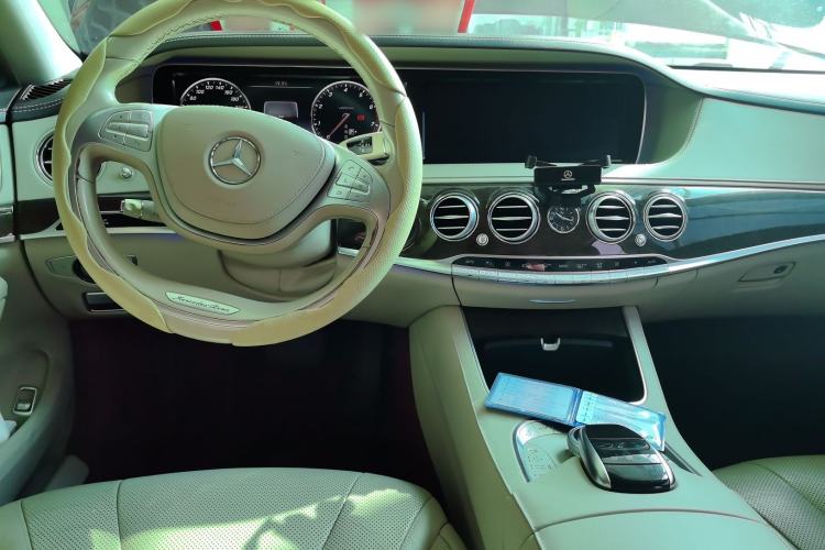 Used Mercedes-Benz S-Class 2016 S 320 L Business Model Center Console