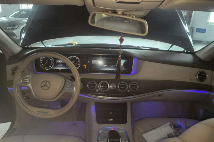 Used Mercedes-Benz S-Class 2016 S 320 L Business Model Center Console
