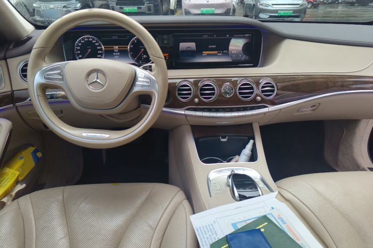 Used Mercedes-Benz S-Class 2016 S 320 L Luxury Model Center Console