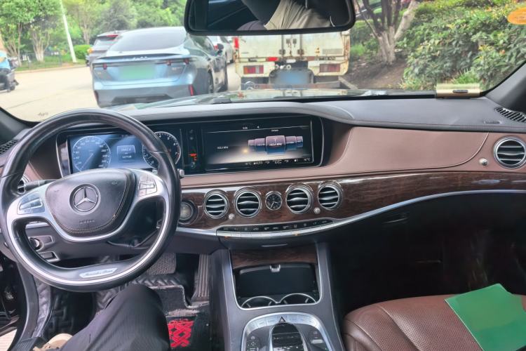 Used Mercedes-Benz S-Class 2016 S 320 L Business Model Center Console