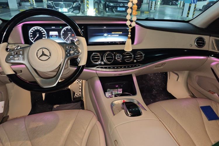 Used Mercedes-Benz S-Class 2016 S 320 L Luxury Model Center Console