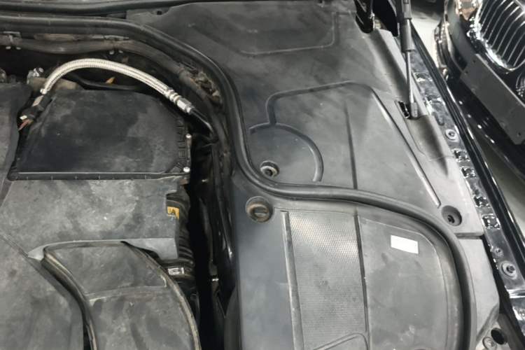 Used Mercedes-Benz S-Class 2016 S 320 L Luxury Model Engine Bay Left