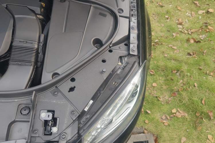 Used Mercedes-Benz S-Class 2016 S 400 L 4MATIC Engine Bay Left