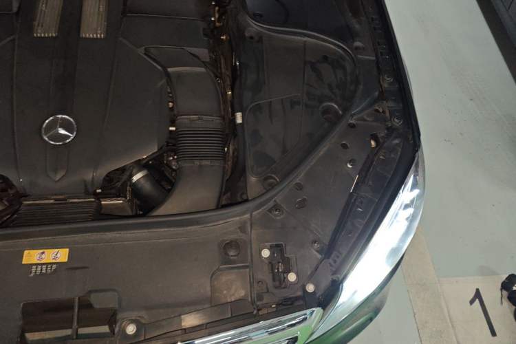Used Mercedes-Benz S-Class 2016 S 320 L Luxury Model Engine Bay Left