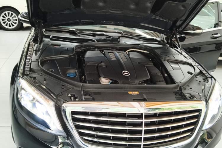 Used Mercedes-Benz S-Class 2016 S 320 L Luxury Model Engine Bay