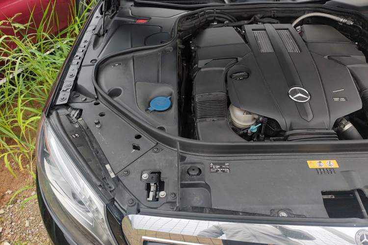 Used Mercedes-Benz S-Class 2016 S 400 L Engine Bay Right