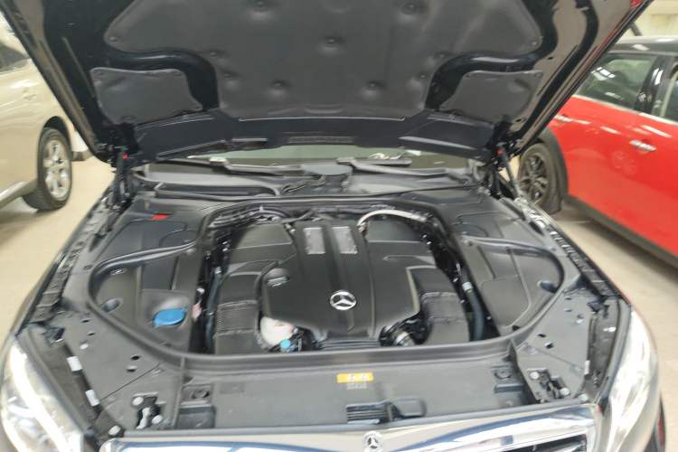 Used Mercedes-Benz S-Class 2016 S 320 L Luxury Model Engine Bay