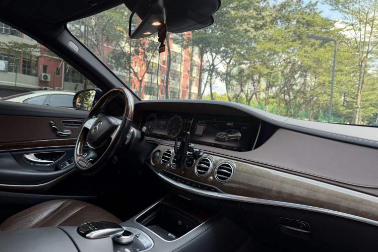 Used Mercedes-Benz S-Class 2016 S 320 L Luxury Model Exterior 1