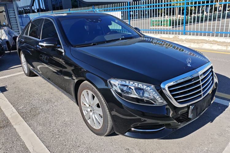 Used Mercedes-Benz S-Class 2016 S 320 L Luxury Model Exterior 2