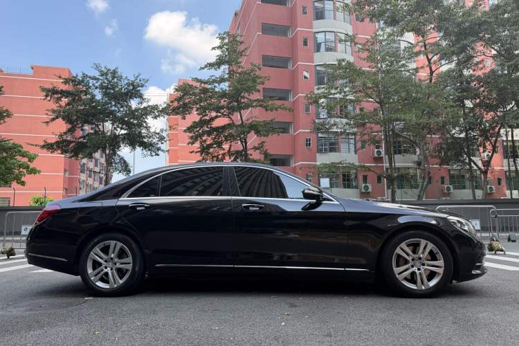 Used Mercedes-Benz S-Class 2016 S 320 L Luxury Model Exterior 4