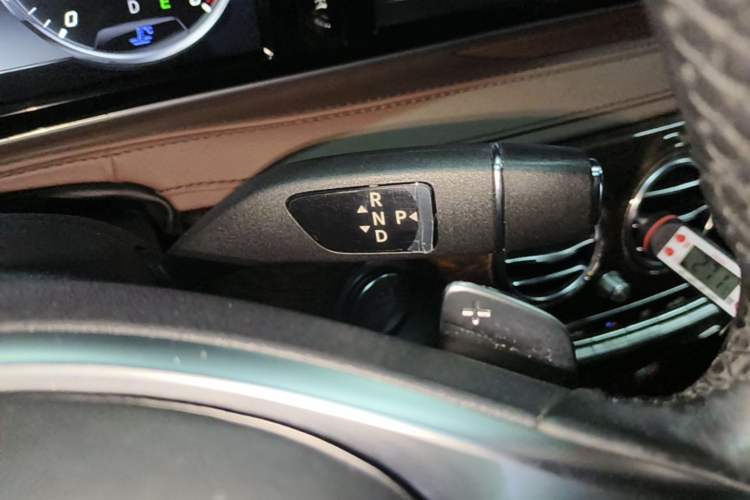 Used Mercedes-Benz S-Class 2016 S 320 L Business Model Gear Lever