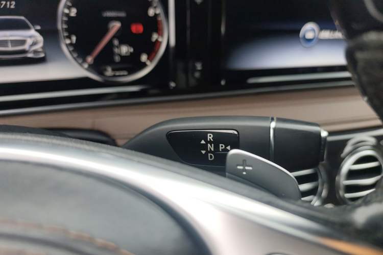 Used Mercedes-Benz S-Class 2016 S 400 L Gear Lever