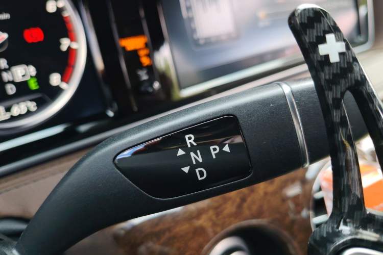 Used Mercedes-Benz S-Class 2016 S 320 L Business Model Gear Lever