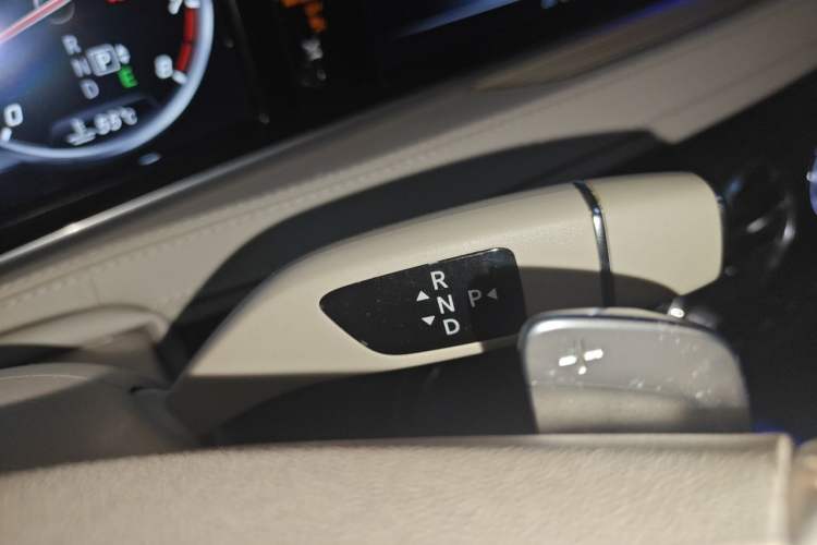 Used Mercedes-Benz S-Class 2016 S 500 L 4MATIC Gear Lever