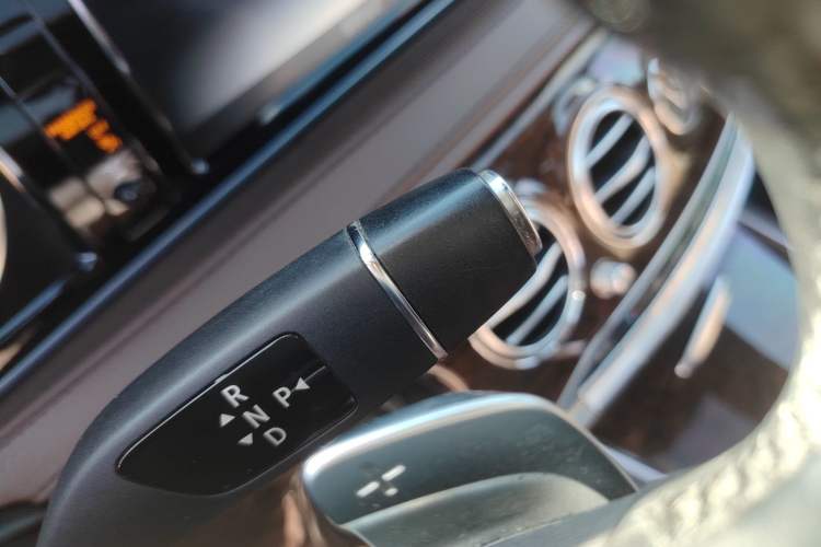 Used Mercedes-Benz S-Class 2016 S 320 L Business Model Gear Lever