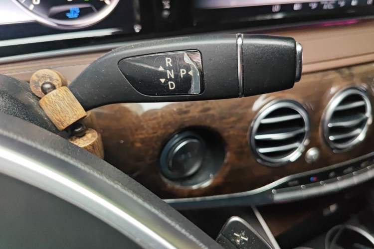 Used Mercedes-Benz S-Class 2016 S 320 L Business Model Gear Lever