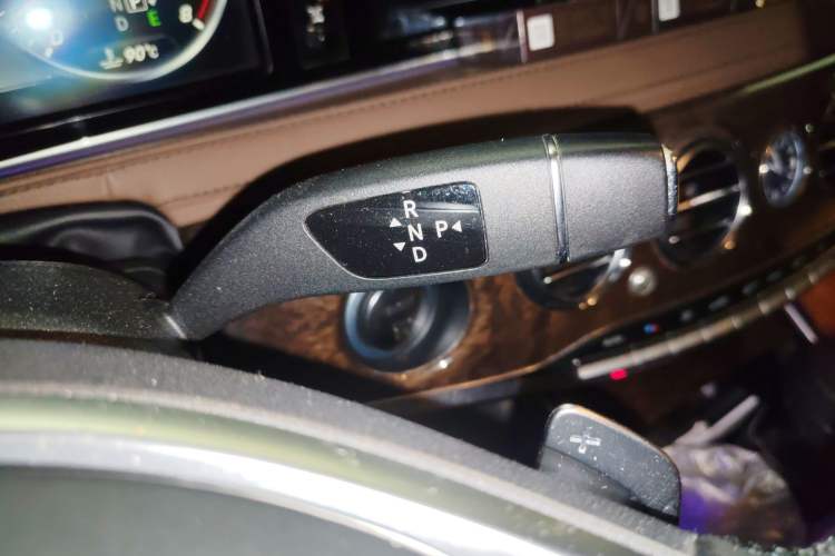 Used Mercedes-Benz S-Class 2016 S 320 L Business Model Gear Lever