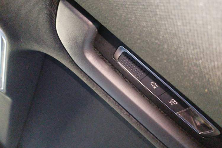 Used Mercedes-Benz S-Class 2016 S 320 L Business Model Headliner