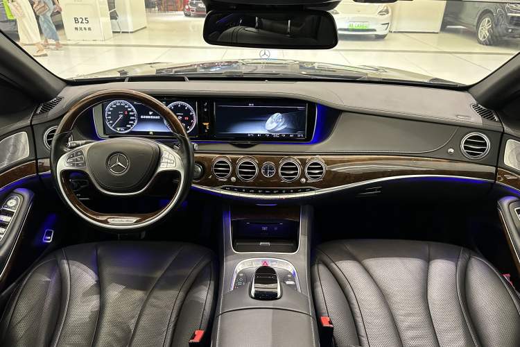 Used Mercedes-Benz S-Class 2016 S 320 L Luxury Model Interior 1