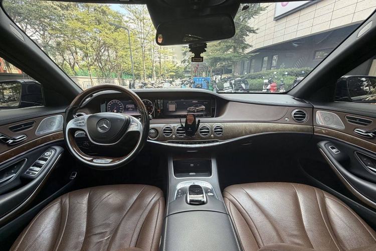 Used Mercedes-Benz S-Class 2016 S 320 L Luxury Model Interior 1