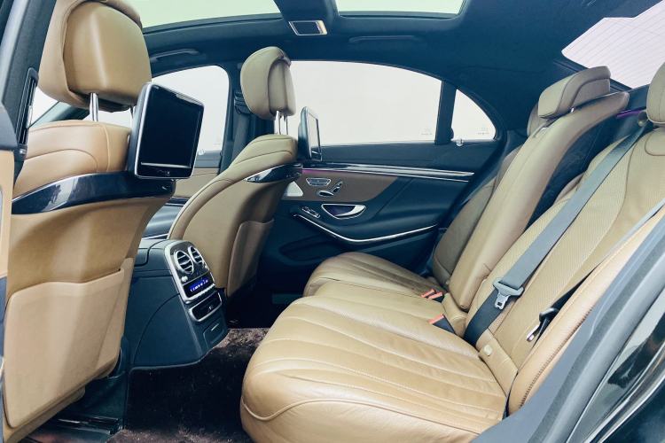 Used Mercedes-Benz S-Class 2016 S 400 L 4MATIC Interior 10