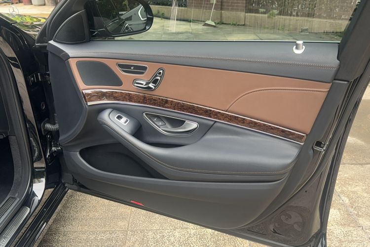 Used Mercedes-Benz S-Class 2016 S 320 L Luxury Model Interior 10