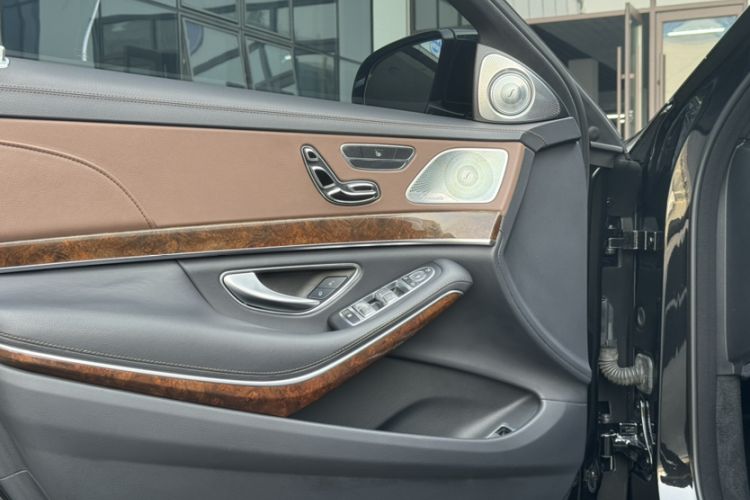 Used Mercedes-Benz S-Class 2016 S 400 L Interior 10