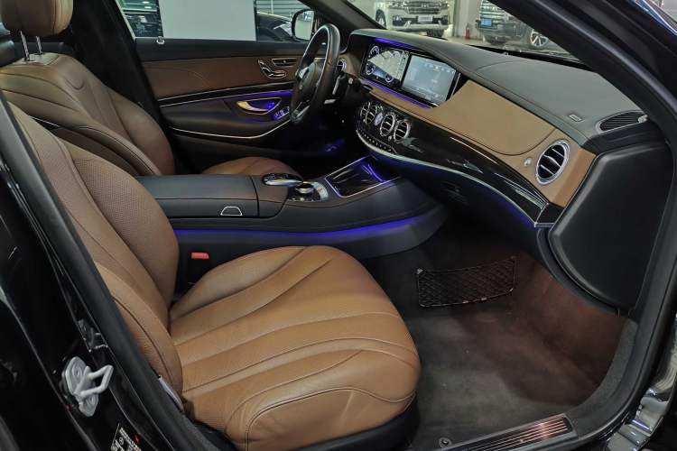 Used Mercedes-Benz S-Class 2016 S 400 L 4MATIC Interior 11