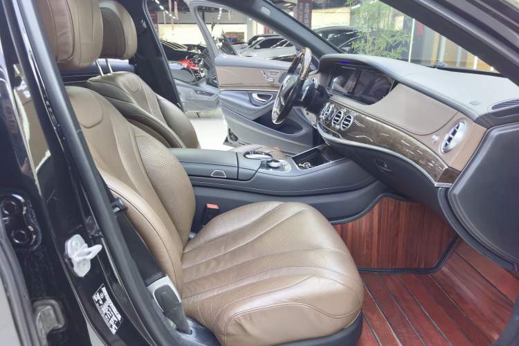 Used Mercedes-Benz S-Class 2016 S 320 L Business Model Interior 12