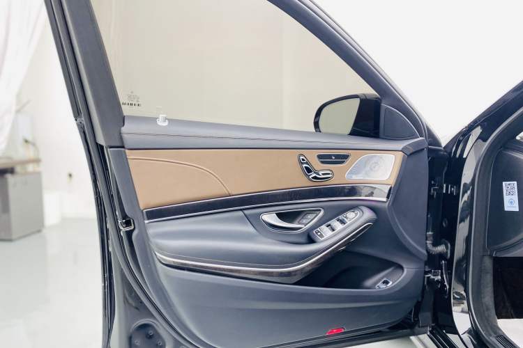 Used Mercedes-Benz S-Class 2016 S 400 L 4MATIC Interior 13