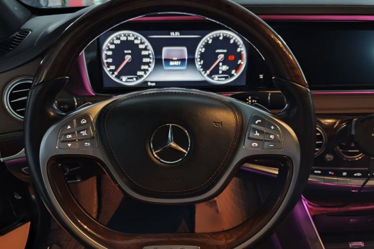 Used Mercedes-Benz S-Class 2016 S 320 L Luxury Model Interior 2