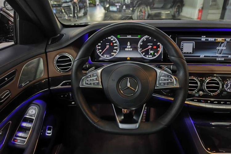 Used Mercedes-Benz S-Class 2016 S 400 L 4MATIC Interior 2