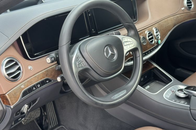 Used Mercedes-Benz S-Class 2016 S 400 L Interior 2