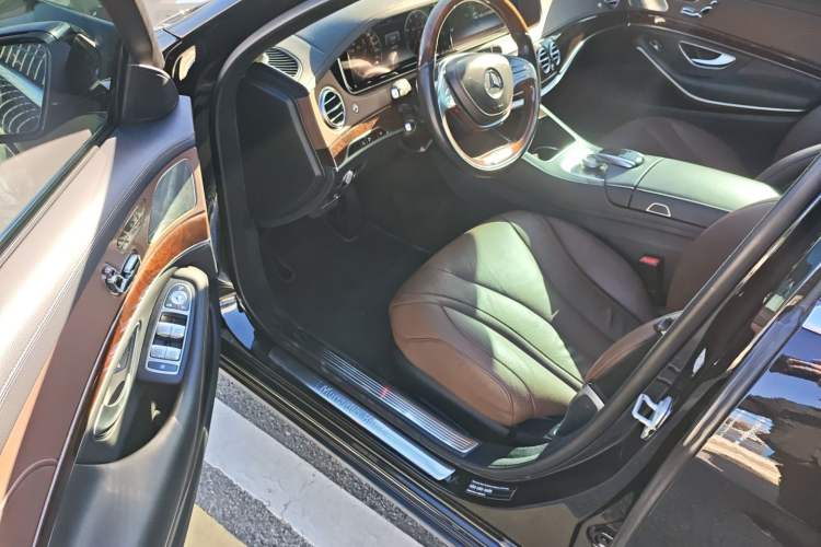 Used Mercedes-Benz S-Class 2016 S 320 L Luxury Model Interior 3