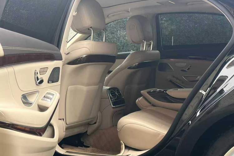 Used Mercedes-Benz S-Class 2016 S 400 L Interior 4