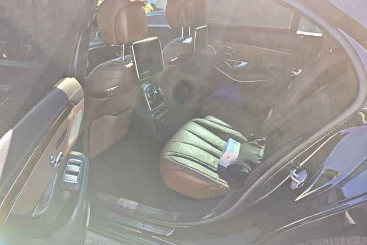 Used Mercedes-Benz S-Class 2016 S 320 L Luxury Model Interior 4