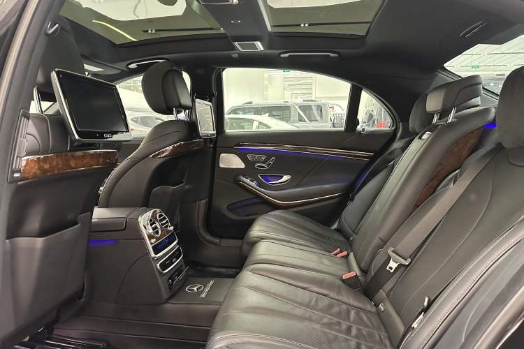 Used Mercedes-Benz S-Class 2016 S 320 L Luxury Model Interior 4