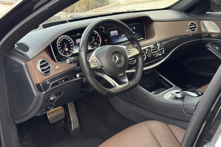 Used Mercedes-Benz S-Class 2016 S 400 L 4MATIC Interior 6