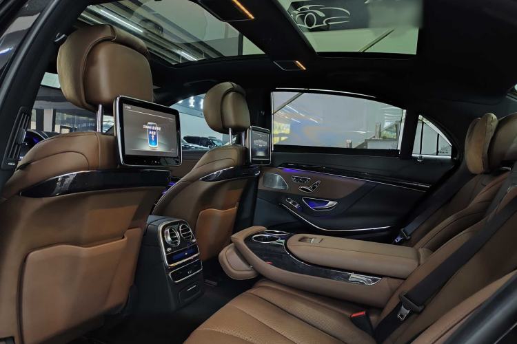 Used Mercedes-Benz S-Class 2016 S 400 L 4MATIC Interior 6