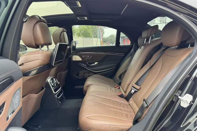 Used Mercedes-Benz S-Class 2016 S 400 L 4MATIC Interior 7