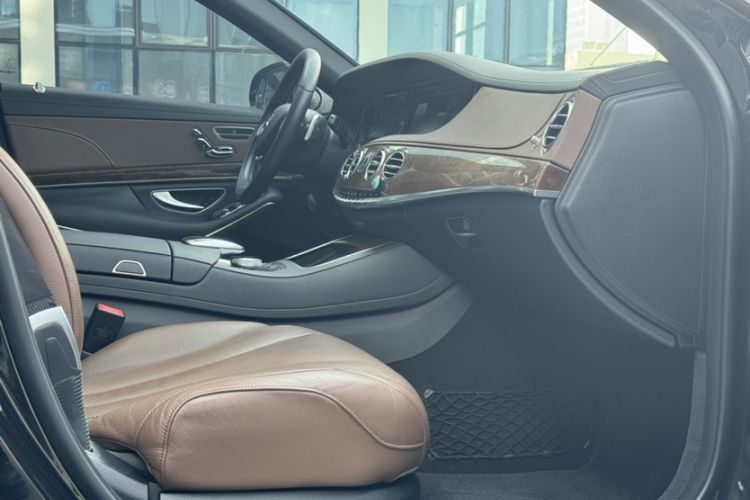 Used Mercedes-Benz S-Class 2016 S 400 L Interior 7