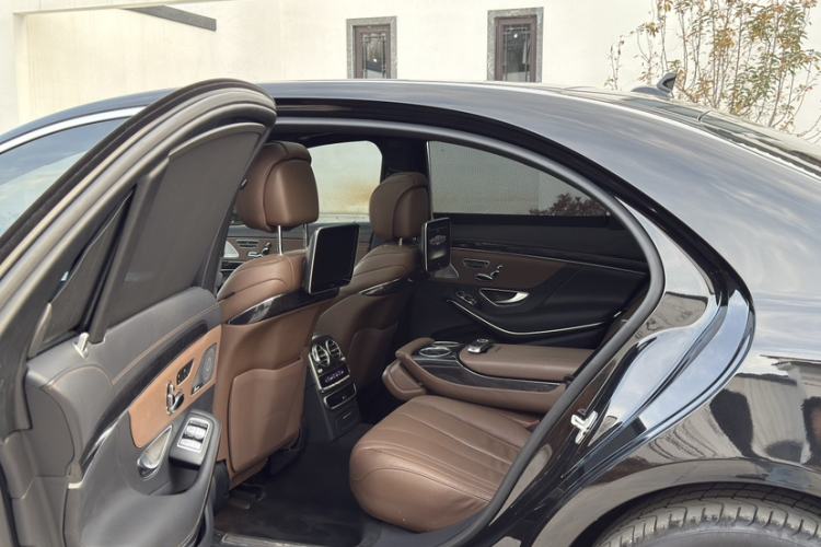 Used Mercedes-Benz S-Class 2016 S 400 L 4MATIC Interior 8
