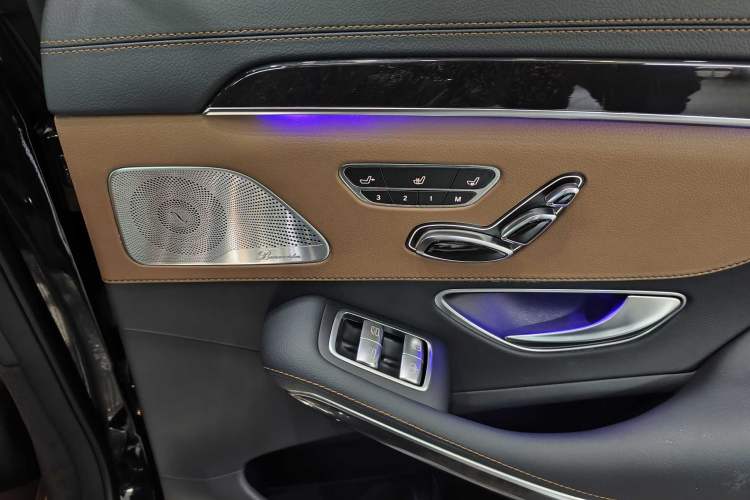 Used Mercedes-Benz S-Class 2016 S 400 L 4MATIC Interior 8