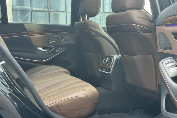 Used Mercedes-Benz S-Class 2016 S 400 L Interior 9