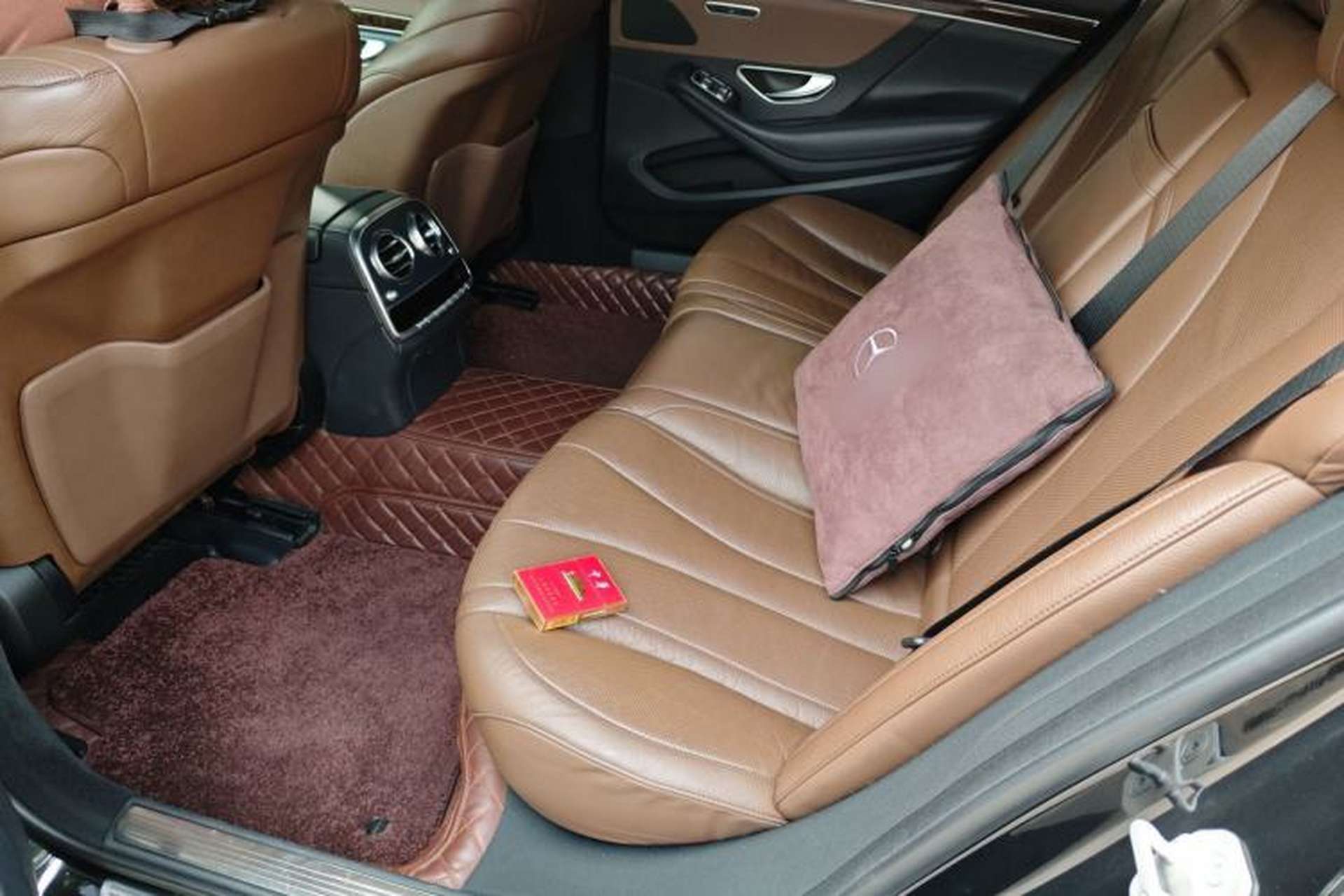 Used Mercedes-Benz S-Class 2016 S 320 L Business Model Left Rear Seat
